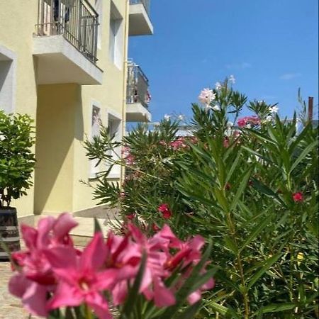 Byala Friendy Sea Apartaments Экстерьер фото